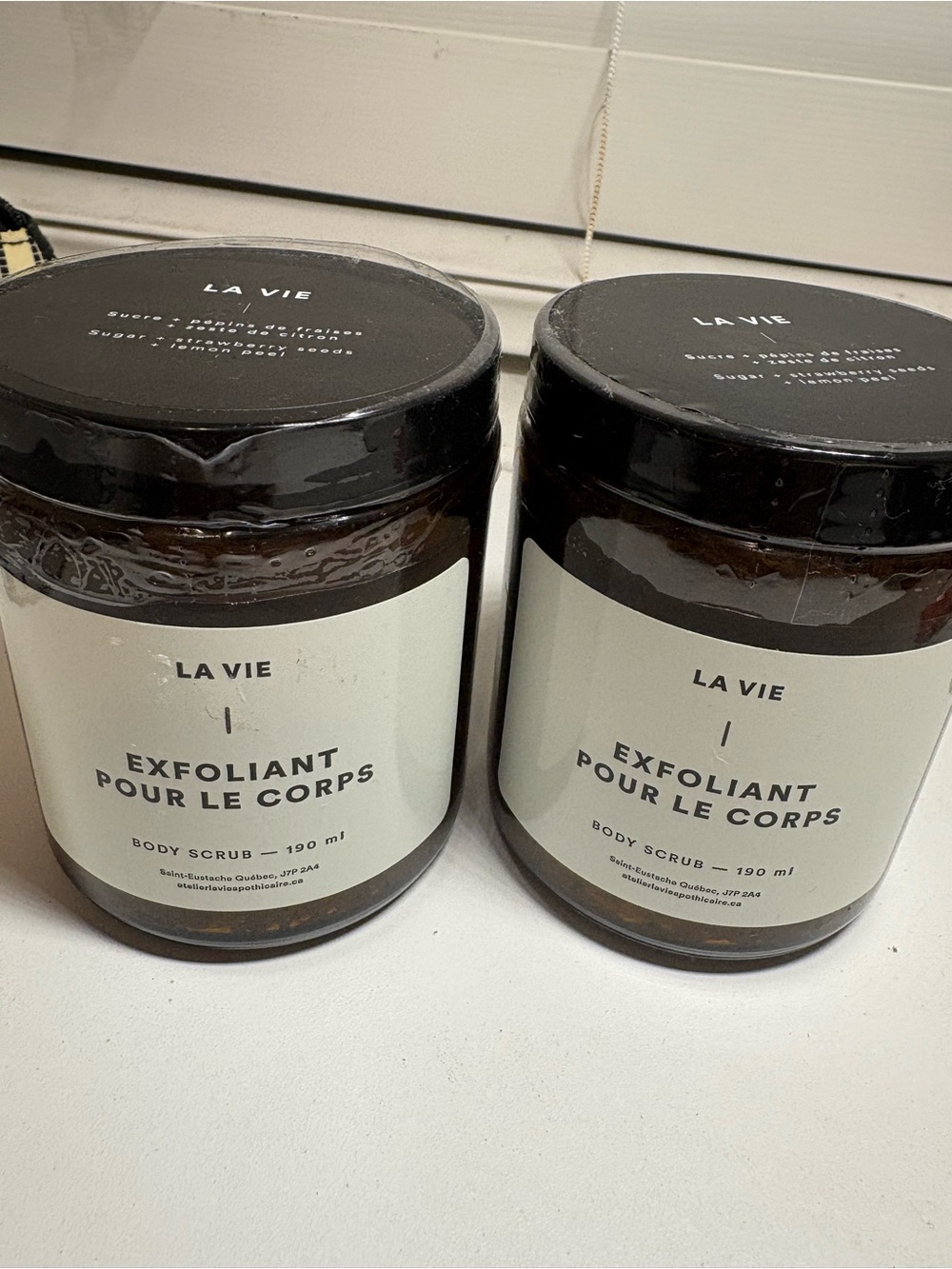 La Vie Exfoliant Pour Le Corps Body Scrub — White Label